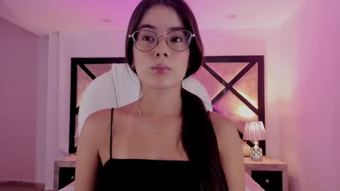 Snapshot of miasilverr chatting on February 23, 2025, 8:44 pm Mia online show from February 23, 2025, 8:44 pm