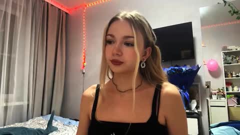 Milana online show from February 19, 2026, 8:05 pm