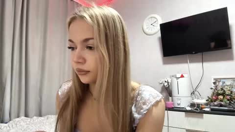 Milana online show from March 10, 2026, 8:36 pm