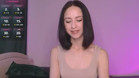 Mia online show from October 2, 2025, 7:37 am