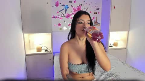 miaturnerr_ online show from April 1, 2026, 1:41 pm