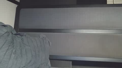 Snapshot of miavers23 chatting on October 7, 2025, 9:39 am KxngVers online show from October 7, 2025, 9:39 am