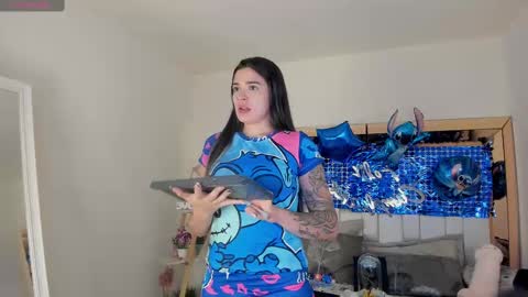 Mia Villalobos online show from February 10, 2025, 4:14 pm