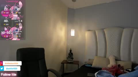 Snapshot of miavillalobos_ chatting on October 1, 2025, 12:00 pm Mia Villalobos online show from October 1, 2025, 12:00 pm