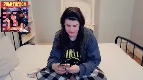 Snapshot of miawallace__ chatting on April 12, 2026, 9:42 pm Mia online show from April 12, 2026, 9:42 pm