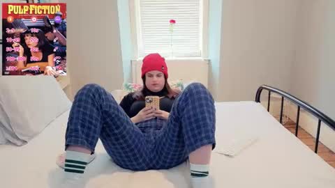 Snapshot of miawallace__ chatting on April 17, 2026, 10:29 am Mia online show from April 17, 2026, 10:29 am