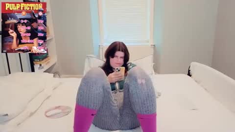 Snapshot of miawallace__ chatting on June 10, 2026, 4:39 pm Mia online show from June 10, 2026, 4:39 pm