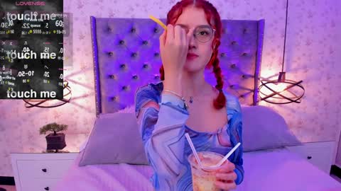 Snapshot of miawinx chatting on December 19, 2024, 10:32 pm Mia winx online show from December 19, 2024, 10:32 pm