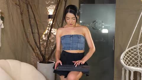 mia online show from March 2, 2025, 12:31 am