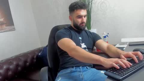 MicahLane online show from October 28, 2025, 5:33 am