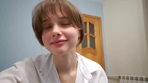 Luna online show from October 1, 2025, 4:24 pm