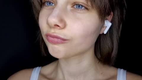 Luna online show from November 30, 2025, 2:21 pm