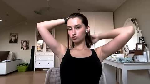 Snapshot of michael_pors chatting on October 7, 2025, 2:25 pm Emily online show from October 7, 2025, 2:25 pm