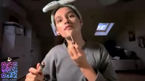 Snapshot of michael_pors chatting on October 18, 2025, 2:18 pm Emily online show from October 18, 2025, 2:18 pm