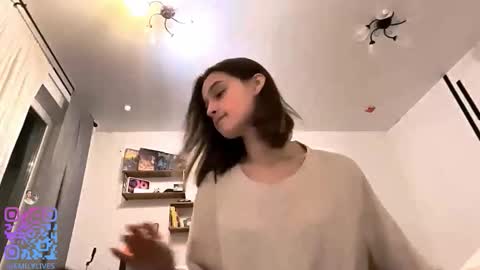 Snapshot of michael_pors chatting on November 8, 2025, 2:28 pm Emily online show from November 8, 2025, 2:28 pm