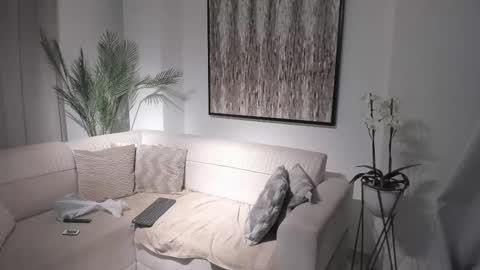 Michael Salens independent model online show from March 6, 2025, 10:41 am