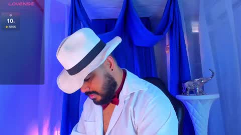 Snapshot of michaelbear_ chatting on October 11, 2025, 2:04 pm Michael online show from October 11, 2025, 2:04 pm