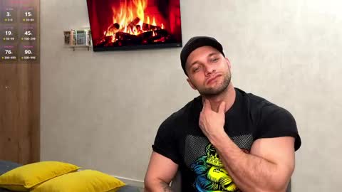 michaelbradley_for_u online show from April 25, 2026, 8:28 pm