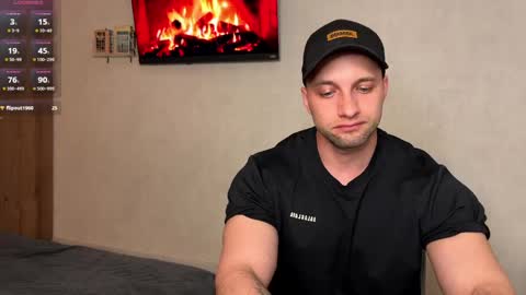 michaelbradley_for_u online show from May 14, 2026, 7:53 pm