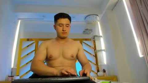 MichaelConnor  online show from February 7, 2025, 6:02 pm