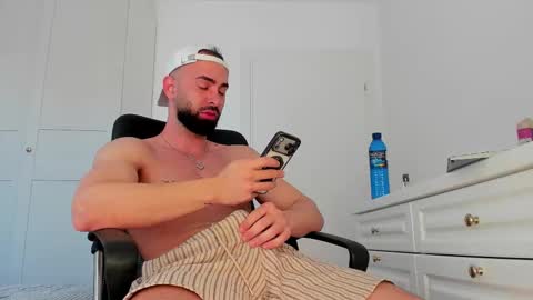 Snapshot of michaelevansx chatting on March 9, 2026, 8:29 am MichaelEvansx online show from March 9, 2026, 8:29 am