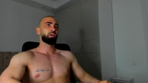 MichaelEvansx online show from May 11, 2026, 9:45 pm