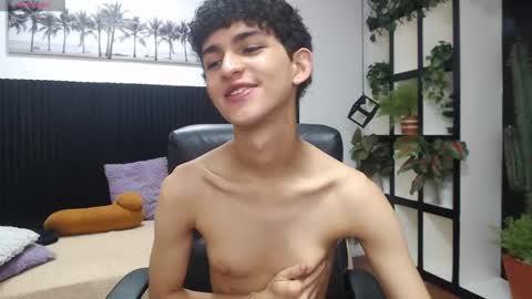 michaelkoiv online show from December 21, 2025, 12:45 pm