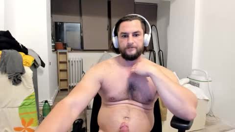 michaelragnar90 online show from November 11, 2025, 4:40 pm