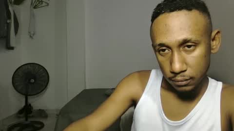 Snapshot of micheldelatorre69 chatting on September 28, 2025, 4:40 am MichelandDavid online show from September 28, 2025, 4:40 am