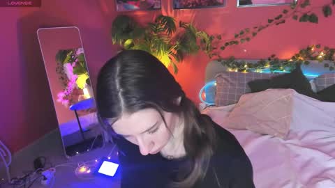 michele_mack online show from February 3, 2026, 2:21 am