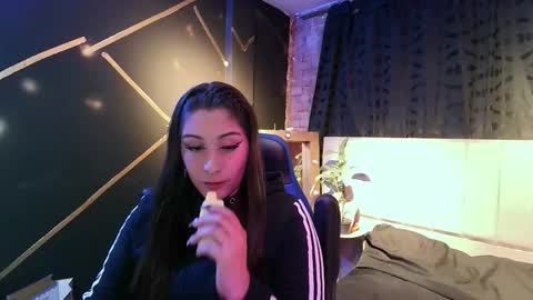 Snapshot of michell_h chatting on May 22, 2026, 4:19 am Nani online show from May 22, 2026, 4:19 am