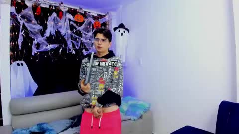 LILY AND MICHAEL online show from October 26, 2025, 5:02 am