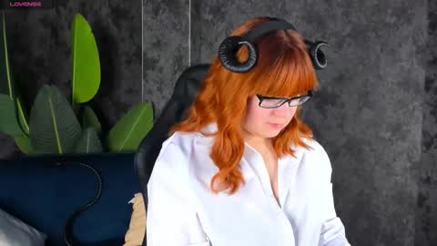 Snapshot of michelle_wilsson chatting on October 16, 2025, 7:09 am Michelle online show from October 16, 2025, 7:09 am