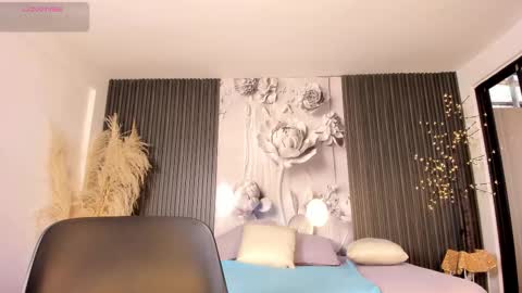 michellepreston_ online show from February 25, 2026, 12:04 pm