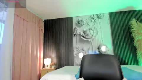 michellepreston_ online show from April 27, 2026, 12:03 pm
