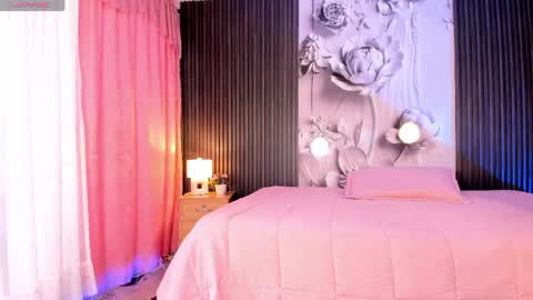 michellepreston_ online show from May 3, 2026, 12:00 pm