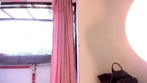 michellepreston_ online show from July 6, 2026, 12:02 pm