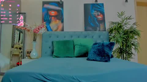 michellereys online show from December 19, 2024, 3:51 am