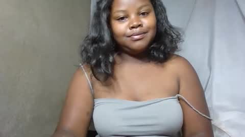 Snapshot of michou61 chatting on April 4, 2026, 2:10 am michou61 online show from April 4, 2026, 2:10 am