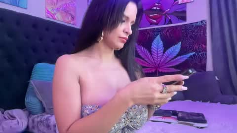 Snapshot of micielo87 chatting on February 8, 2025, 5:08 am Skye online show from February 8, 2025, 5:08 am