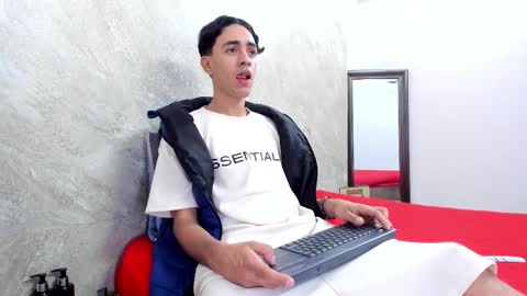 Snapshot of mick_lollipopp chatting on March 6, 2026, 7:54 pm mick_lollipopp online show from March 6, 2026, 7:54 pm