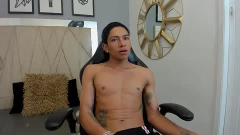 Snapshot of mickey_beasley chatting on September 22, 2025, 7:27 pm mickey online show from September 22, 2025, 7:27 pm