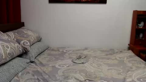 Snapshot of mickeylicious chatting on November 12, 2025, 11:32 am mickeylicious online show from November 12, 2025, 11:32 am