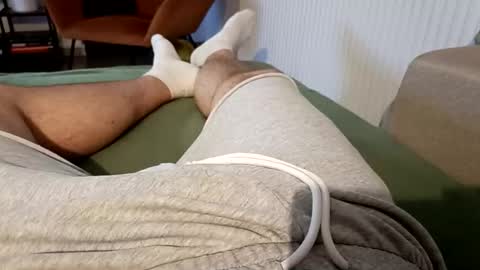 Snapshot of mickeymik3 chatting on April 9, 2026, 6:13 pm Mickey online show from April 9, 2026, 6:13 pm