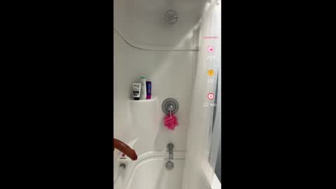 Snapshot of mickeyshyne69 chatting on February 10, 2025, 11:57 am Mickey online show from February 10, 2025, 11:57 am