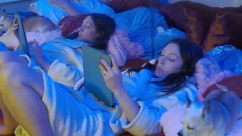 Snapshot of mickeyshyne69 chatting on February 16, 2025, 1:47 am Mickey online show from February 16, 2025, 1:47 am