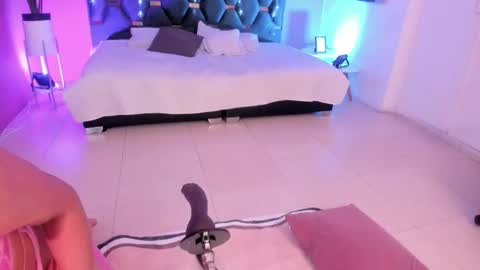 Micki online show from February 3, 2026, 11:15 am