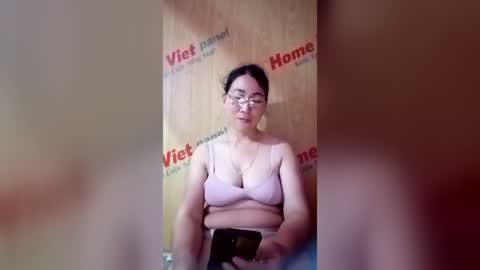 Snapshot of mickye00 chatting on June 23, 2026, 7:17 am Miky online show from June 23, 2026, 7:17 am