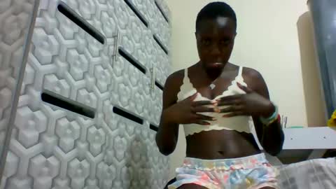 Snapshot of mickyhailey chatting on February 18, 2025, 8:36 pm mickyhailey online show from February 18, 2025, 8:36 pm