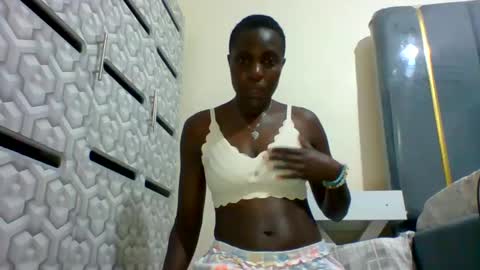 Snapshot of mickyhailey chatting on February 19, 2025, 12:14 am mickyhailey online show from February 19, 2025, 12:14 am
